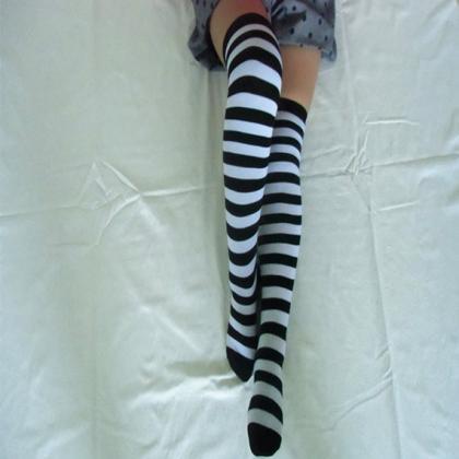 Knit Boot Knee Thigh High Socks,a Black And White..